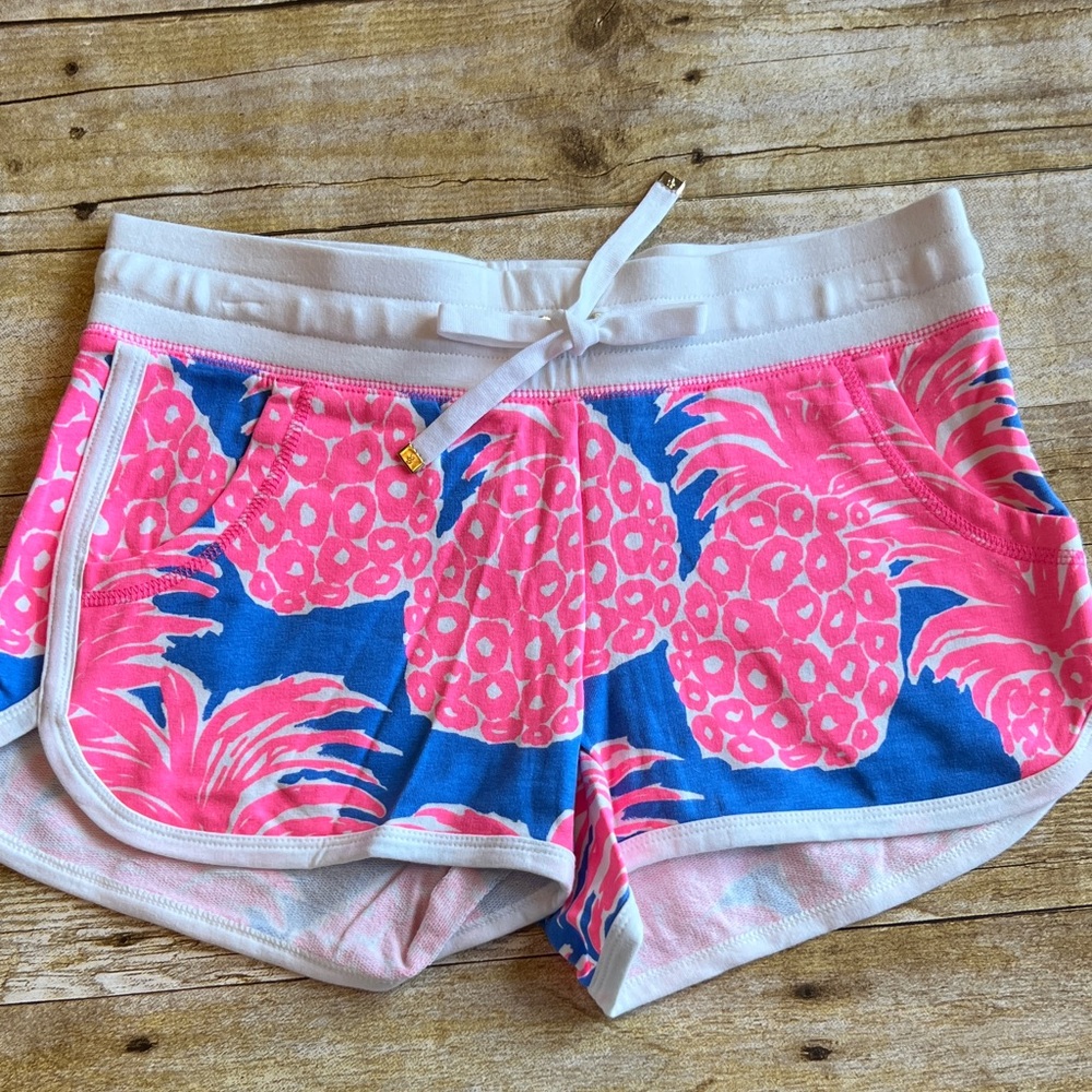 Lilly Pulitzer Chrissy Pink and Blue Pineapple cotton Shorts in Little Flamenico